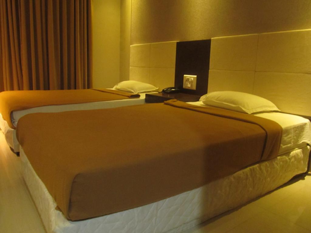 Hotel Blue Lagoon دامان الغرفة الصورة