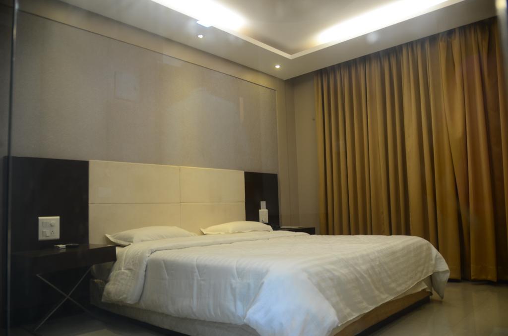 Hotel Blue Lagoon دامان المظهر الخارجي الصورة